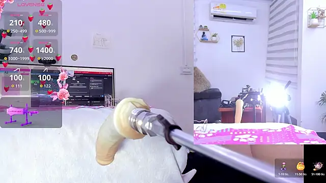 Snapshot of Soraya_Davis chatting on 10-19-25, 09:10 Soraya Davis online show from 10-19-25, 09:10