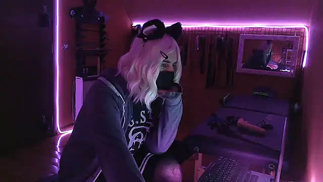 Ginny-the-bdsm-nympho online show from 10-05-25, 04:27