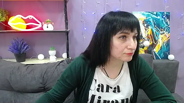 NinaFlawlees online show from 01-28-25, 07:10