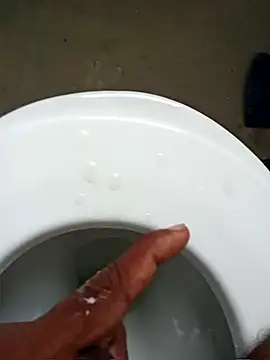 Snapshot of robinsan1010 chatting on 03-10-25, 05:43 robinsan1010 online show from 03-10-25, 05:43