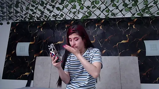 adriscute online show from 05-08-26, 03:45