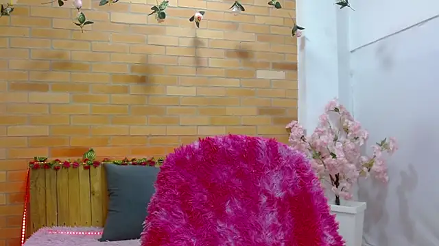 Snapshot of adriscute chatting on 06-06-26, 02:38 adriscute online show from 06-06-26, 02:38