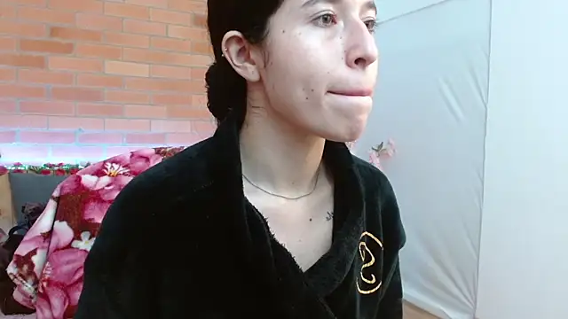Snapshot of adriscute chatting on 06-20-26, 02:47 adriscute online show from 06-20-26, 02:47