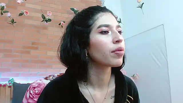 Snapshot of adriscute chatting on 06-21-26, 02:36 adriscute online show from 06-21-26, 02:36