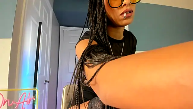 Snapshot of Vaydaa chatting on 04-01-26, 03:42 Vaydaa online show from 04-01-26, 03:42