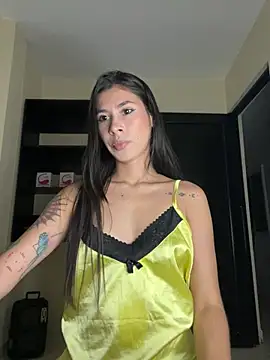 Snapshot of alia_bashar chatting on 01-22-25, 03:52 alia bashar online show from 01-22-25, 03:52