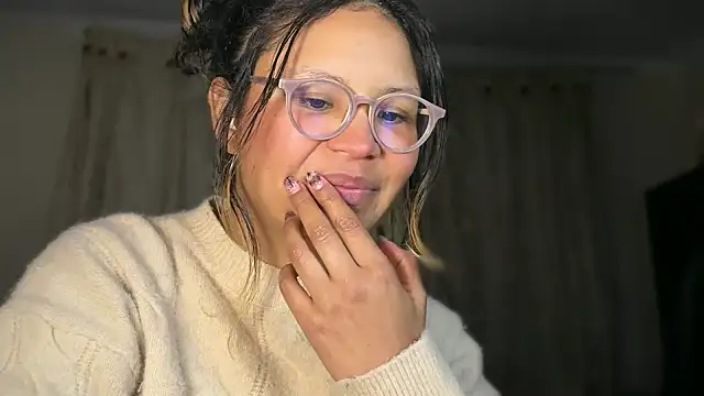 Snapshot of Hathorlove chatting on 06-26-26, 02:27 Hathorlove online show from 06-26-26, 02:27