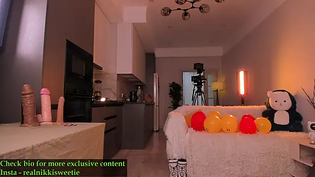 nikkisweetie online show from 06-01-26, 04:14
