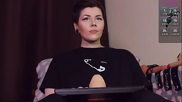 Snapshot of Luna_Blake chatting on 02-09-25, 04:07 Luna Blake online show from 02-09-25, 04:07