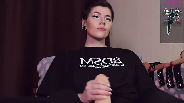 Snapshot of Luna_Blake chatting on 02-09-25, 07:09 Luna Blake online show from 02-09-25, 07:09