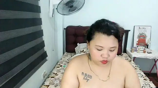 Snapshot of Asianwow22 chatting on 01-29-25, 12:02 Asianwow22 online show from 01-29-25, 12:02