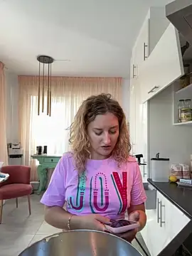 MileySummer online show from 12-14-25, 09:14