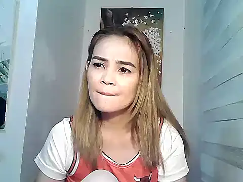 Kisses-13 online show from 02-02-25, 02:02