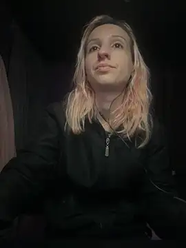 Snapshot of bunnydark00 chatting on 10-09-25, 11:03 bunnydark00 online show from 10-09-25, 11:03