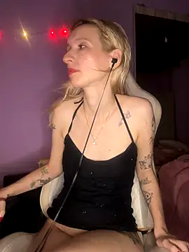 bunnydark00 online show from 12-13-25, 07:53