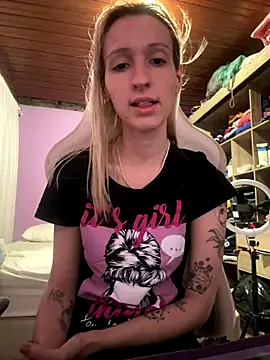 bunnydark00 online show from 12-19-25, 12:17