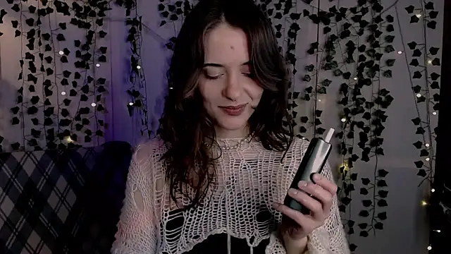 Snapshot of risha_laas chatting on 05-30-26, 08:06 risha laas online show from 05-30-26, 08:06