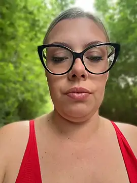 EvaWelly online show from 06-04-26, 03:40