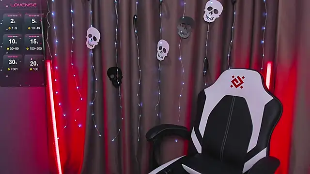 SolaZolas online show from 10-21-25, 01:39