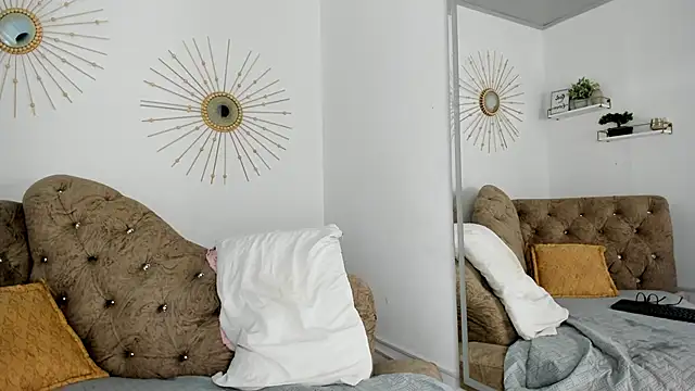 Naughty  Mom online show from 03-02-25, 06:19