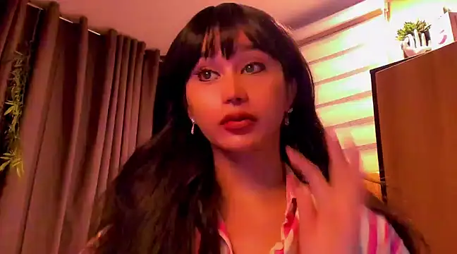 YOURCRISTINAS online show from 02-05-25, 03:52