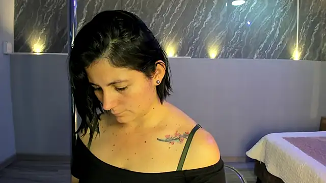 SarahDeyvis online show from 02-06-25, 02:04