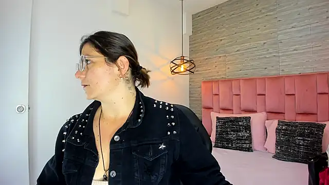 SarahDeyvis online show from 09-08-25, 02:27