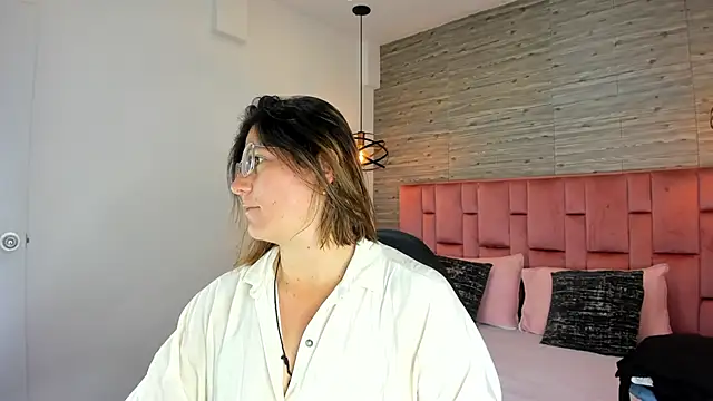 SarahDeyvis online show from 09-17-25, 04:08