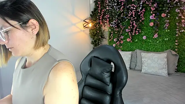 SarahDeyvis online show from 01-07-26, 02:52