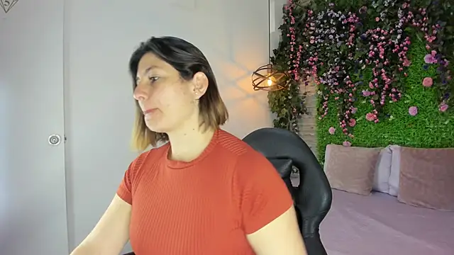 SarahDeyvis online show from 02-17-26, 01:29