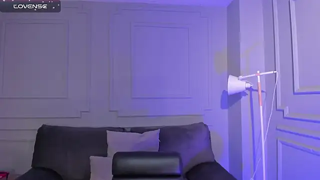 EveBensonX online show from 02-04-25, 11:38