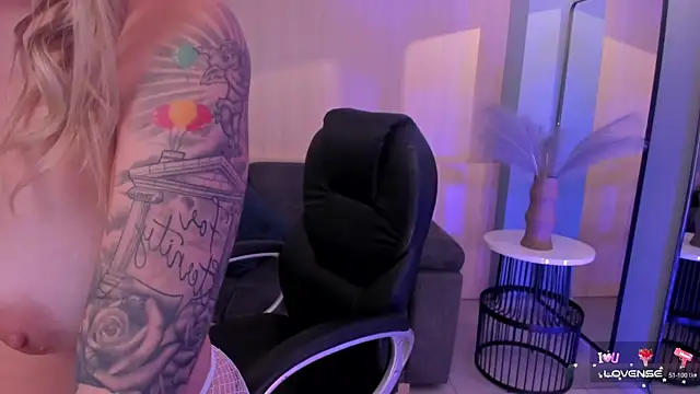 EveBensonX online show from 02-04-25, 08:59