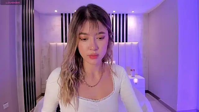 EveBensonX online show from 02-15-25, 12:22