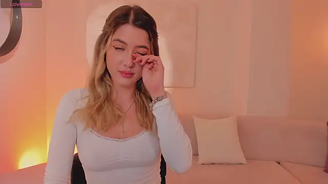 EveBensonX online show from 03-14-25, 12:40