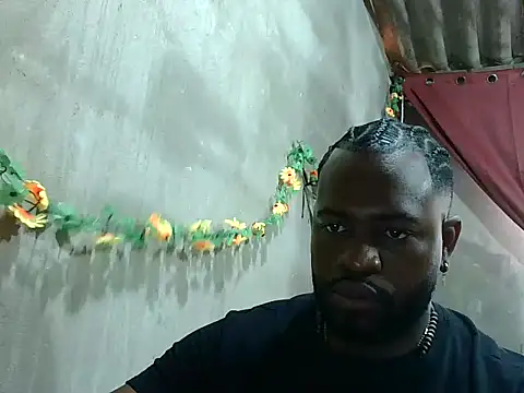 Snapshot of 2ocmaxi chatting on 10-25-25, 07:19 2ocmaxi online show from 10-25-25, 07:19