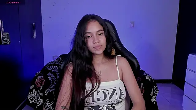 Snapshot of Sallye_ chatting on 11-10-25, 06:23 Sallye online show from 11-10-25, 06:23