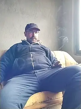 masculine bear daddy online show from 12-04-25, 08:45