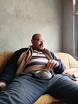 masculine bear daddy online show from 12-05-25, 09:40