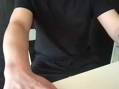 Hottie-James01 online show from 03-01-26, 12:18