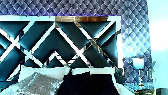 victoriaa lee  online show from 02-07-25, 07:06