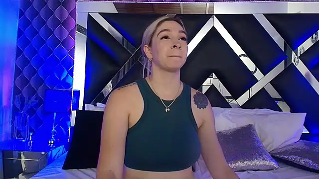 victoriaa lee  online show from 11-13-25, 07:02