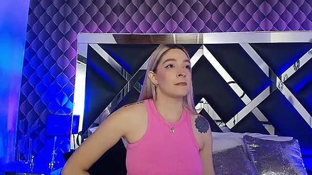 victoriaa lee  online show from 12-03-25, 09:13