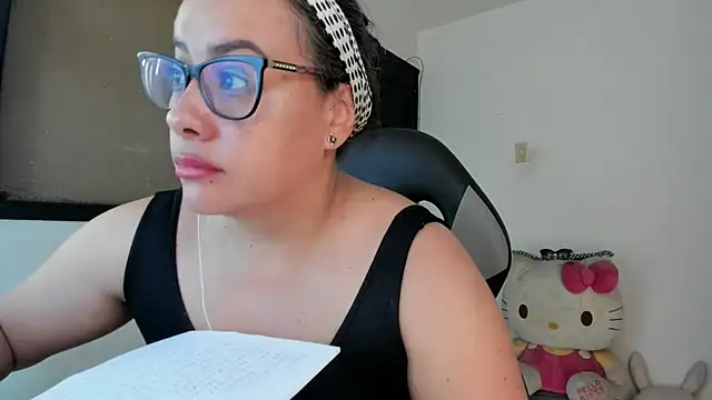 Snapshot of smile_sweetpao chatting on 02-19-25, 07:06 smile sweetpao online show from 02-19-25, 07:06