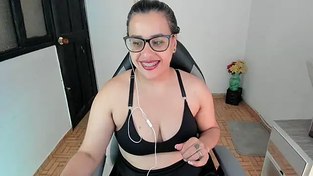 Snapshot of smile_sweetpao chatting on 03-10-25, 06:38 smile sweetpao online show from 03-10-25, 06:38