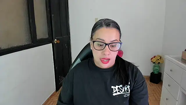 Snapshot of smile_sweetpao chatting on 10-17-25, 12:41 smile sweetpao online show from 10-17-25, 12:41