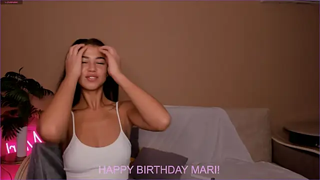 Snapshot of Mari___Anna chatting on 12-22-24, 08:27 Mari Anna online show from 12-22-24, 08:27