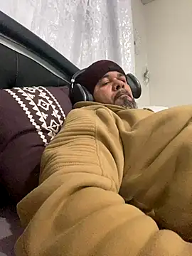 Cristian-Brayan online show from 11-25-25, 11:32