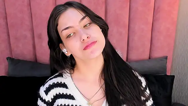 Alexa Thaylor  online show from 11-08-25, 02:39