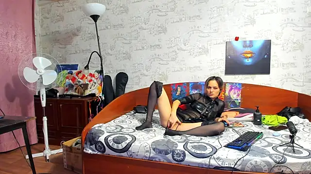 KagamiTayga online show from 12-20-25, 03:02