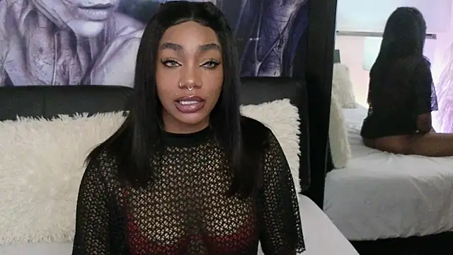 Snapshot of emely_brandon chatting on 09-18-25, 04:03 emely brandon online show from 09-18-25, 04:03